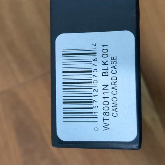 The Original Penguin Embossed Leather Card 6 Slot + Cash Slot New in Box ❤️ - Picture 8 of 8